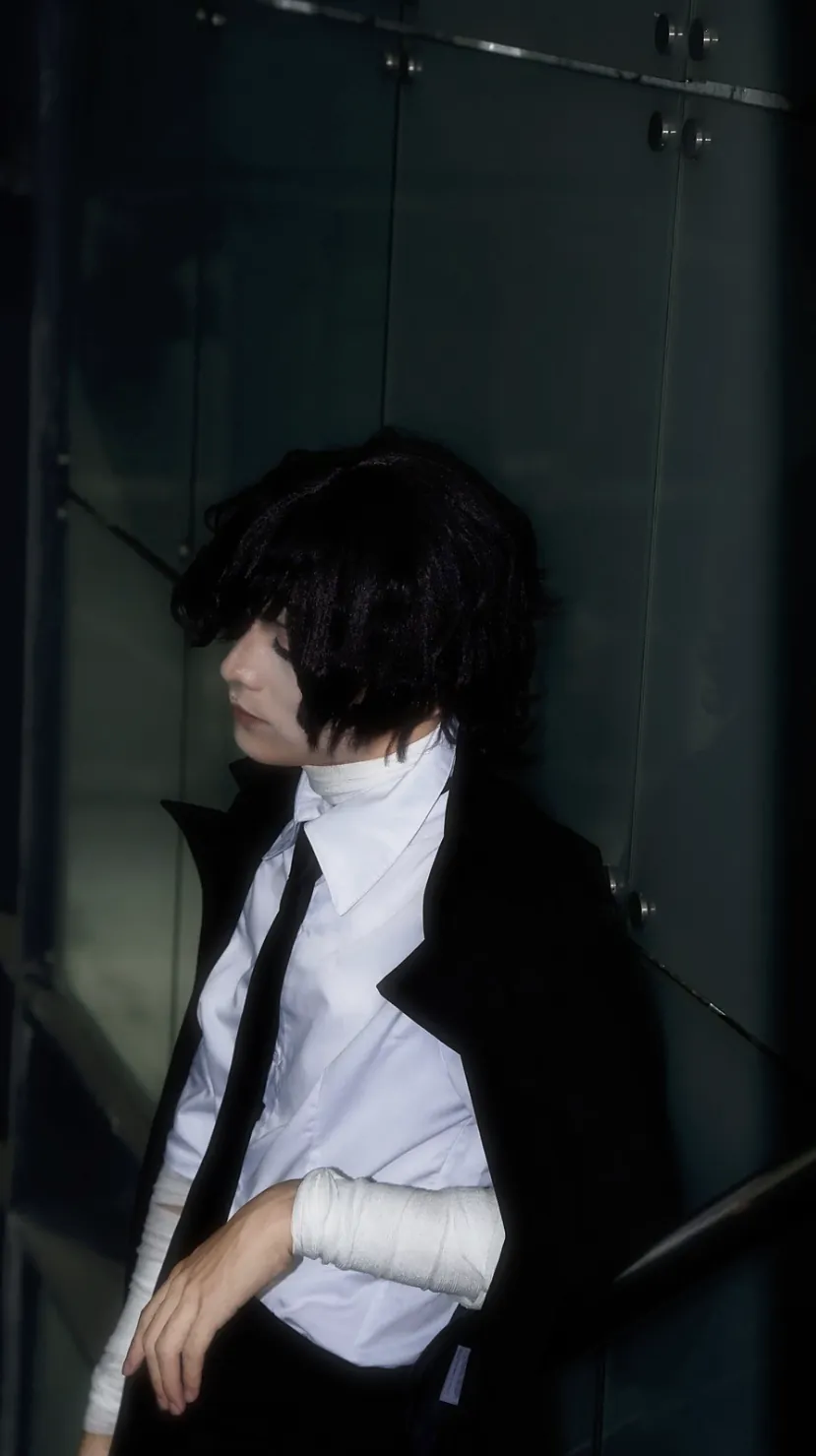 Outdoor portrait 03 · Dazai Osamu — 02